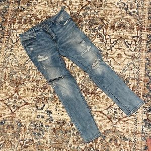 American Eagle Light Wash Jeans 33x32